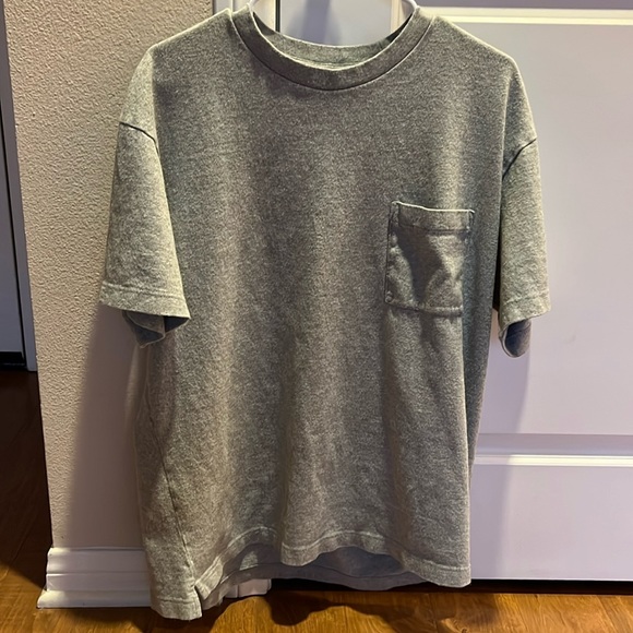 Uniqlo Other - Plain tee with pocket